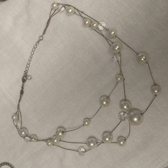 Jewelry - Three Strand VINTAGE NECKLACE